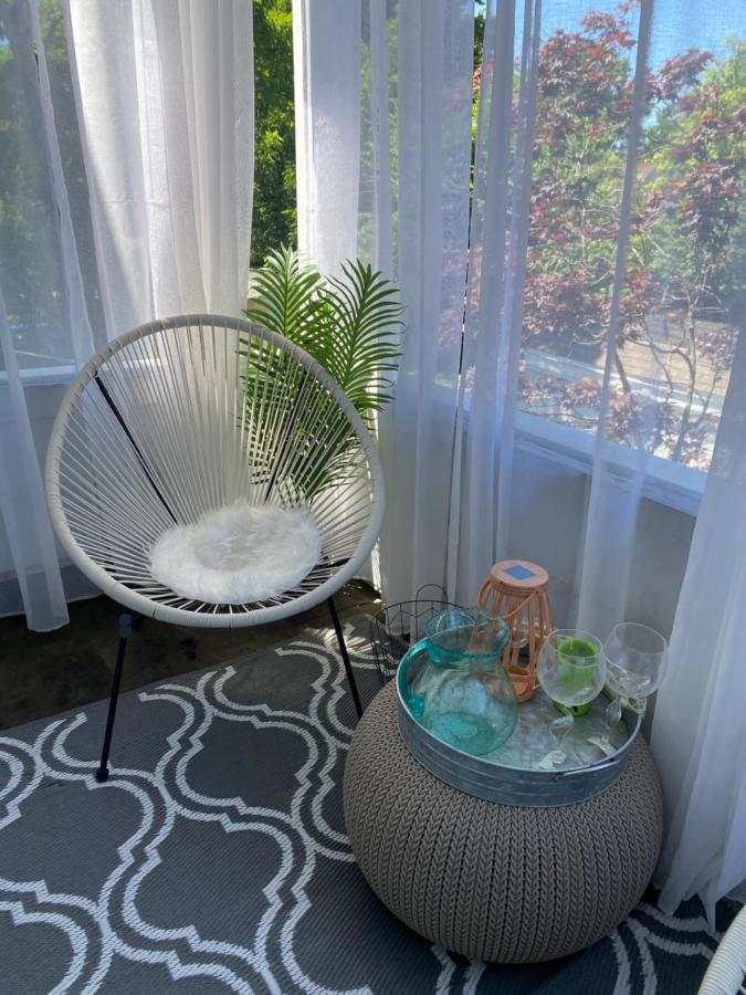 Cozy, Upstairs Apartment Pets Welcome With Fee Family Friendly Close To Everything Cleveland Exterior foto